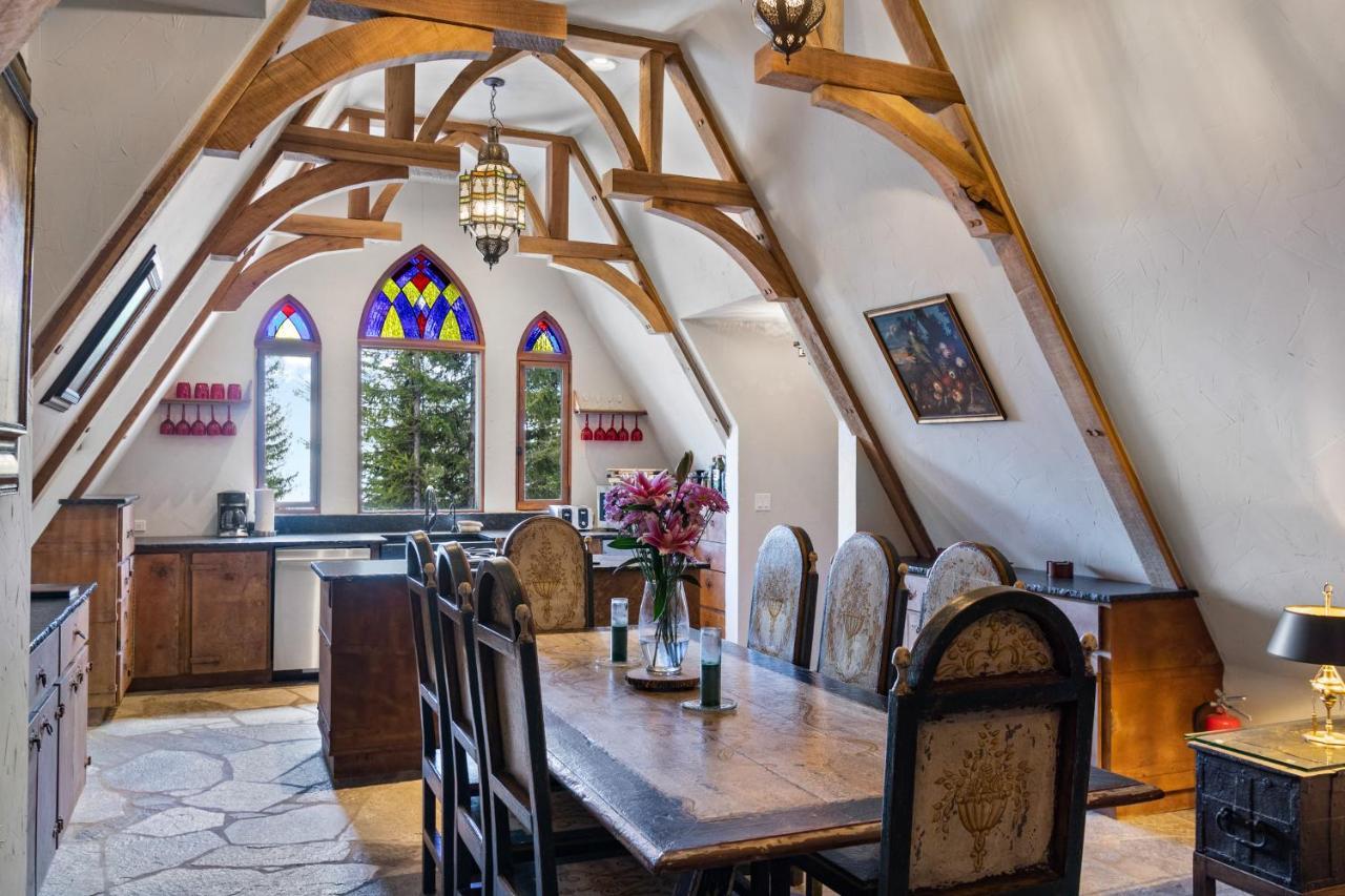 The Castle - Chateau De Melusine Sandpoint Exterior photo